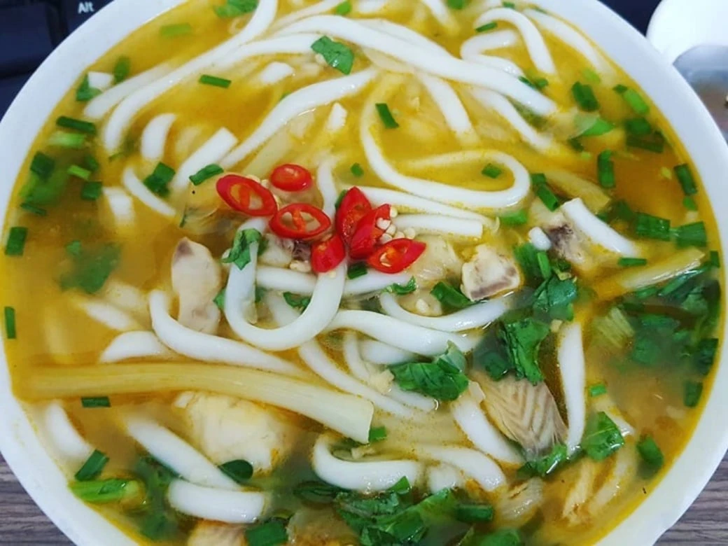 Bánh canh cá lóc Huế