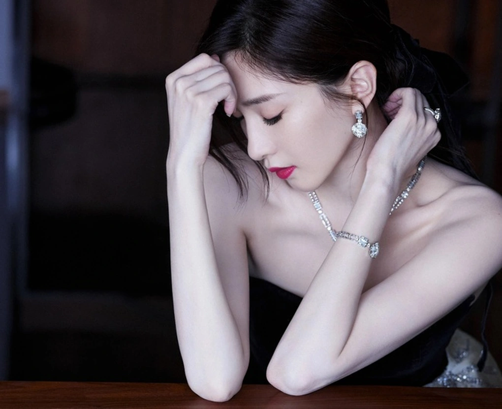 Giang Sơ Ảnh: Mối tình tan vỡ với Hồ Ca, bị đồn cướp chồng đàn chị
