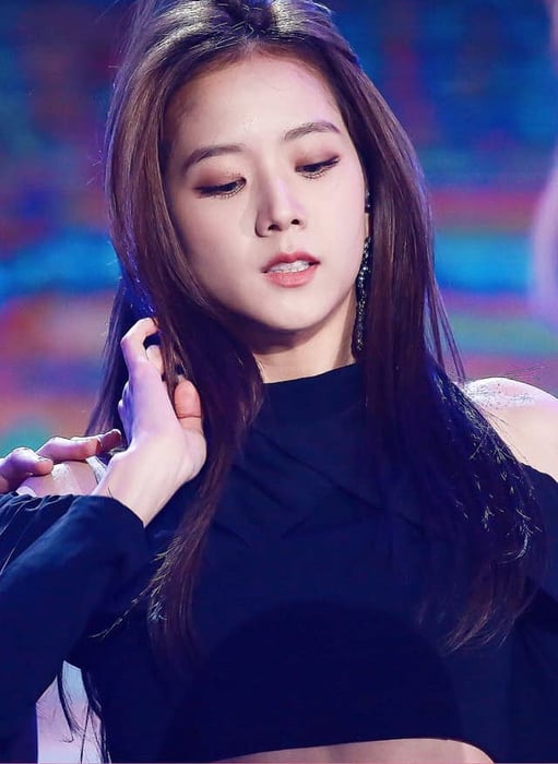 Jisoo đọ sắc với thách thức - Bức tranh hình ảnh Jisoo Blackpink khiến người ta trầm trồ, đầy cuốn hút